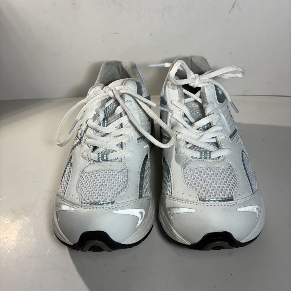 Xelero Steadfast Women's White/Coral Size 9.5 Sneaker Shoe - Picture 2 of 9